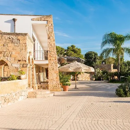 אתר נופש Eden Country 4*